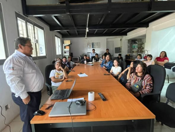 Estudiantes de 6º semestre de Medicina Veterinaria y Zootecnia realizaron una visita al Cuerpo Académico COCOVI de la Facultad de Arquitectura UNACH